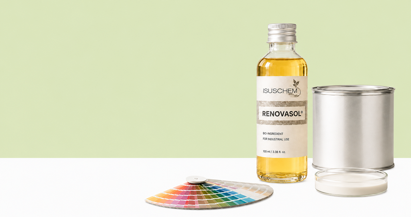 Flacone RenovaSol Isuschem accanto a un barattolo di vernice e una mazzetta di campioni colore